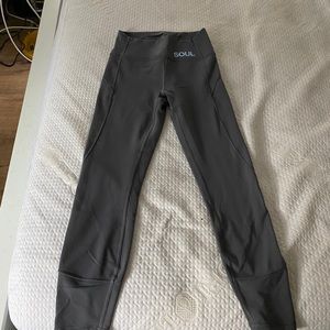 Lulu lemon X soul In Movement legging